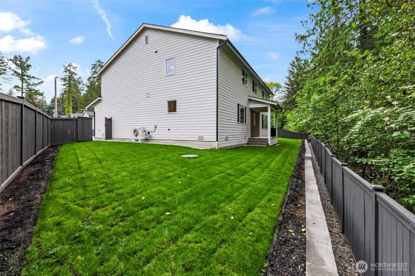 Property photo for 11241 79th Avenue Ct Sw, Lakewood photo 16