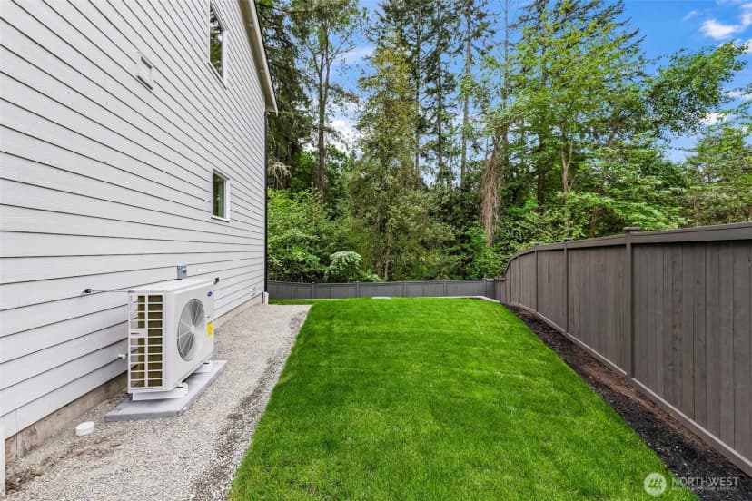 Property photo for 11241 79th Avenue Ct Sw, Lakewood photo 17