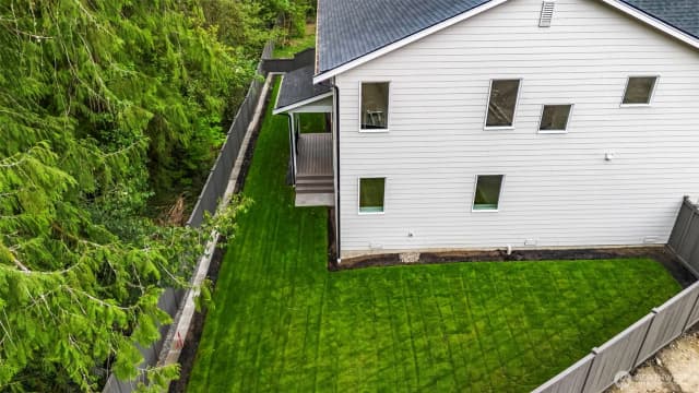Property photo for 11241 79th Avenue Ct Sw, Lakewood photo 2