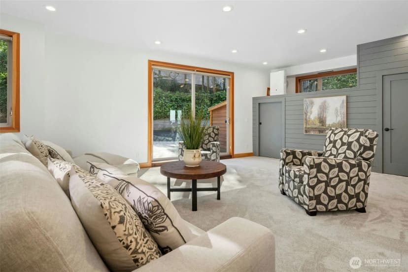 Property photo for 6025 Beach Drive Sw, Seattle photo 14
