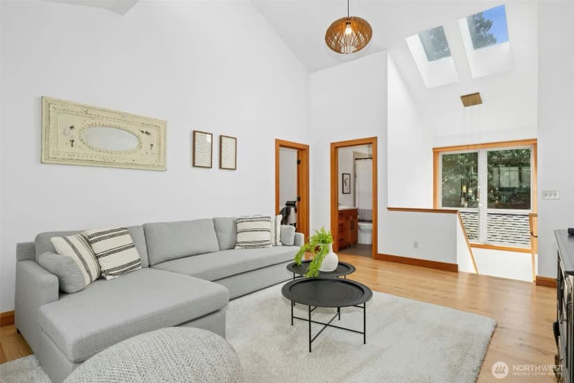 Property photo for 6025 Beach Drive Sw, Seattle photo 17