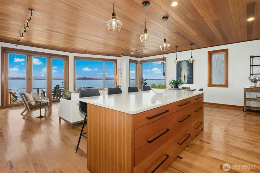 Property photo for 6025 Beach Drive Sw, Seattle photo 9