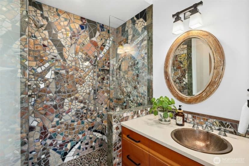 Property photo for 6025 Beach Drive Sw, Seattle photo 13