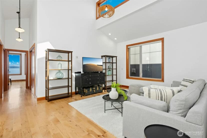 Property photo for 6025 Beach Drive Sw, Seattle photo 16