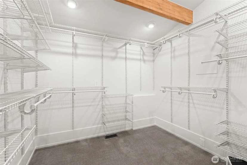 Property photo for 10901 Greendale Drive Sw, Lakewood photo 32