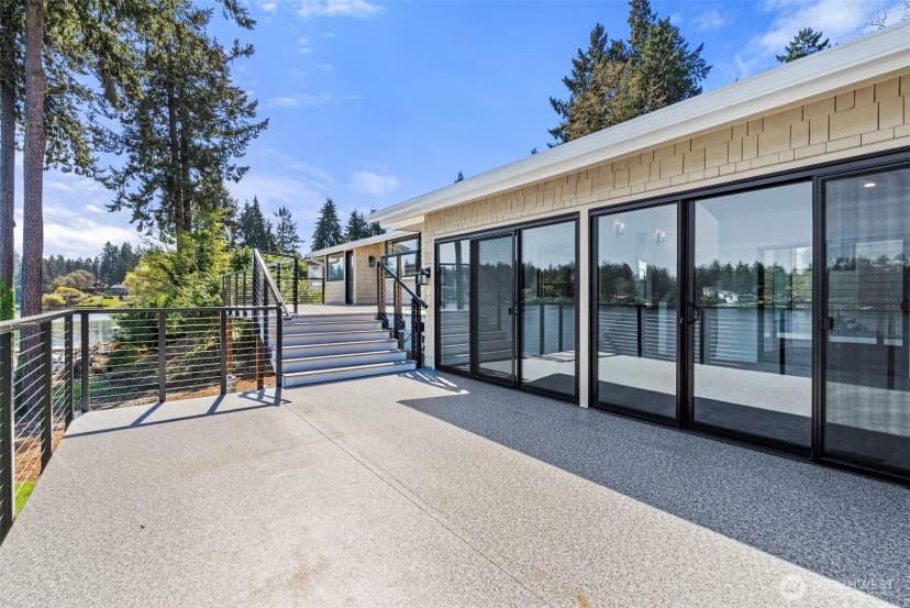Property photo for 10901 Greendale Drive Sw, Lakewood photo 18