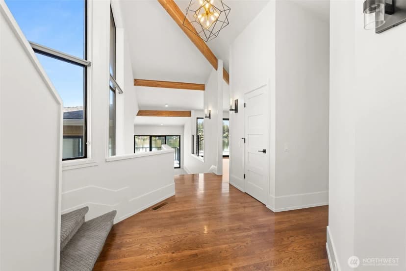 Property photo for 10901 Greendale Drive Sw, Lakewood photo 8