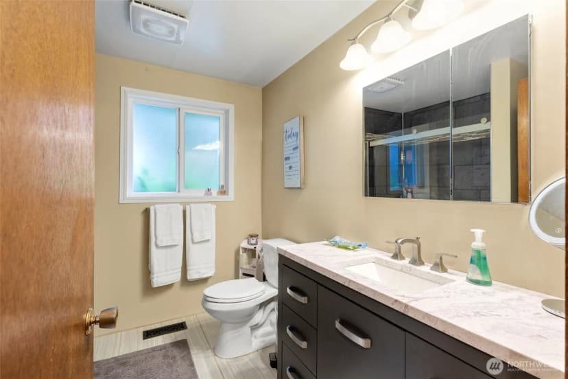 Property photo for 18816 89 Avenue Ne, Bothell photo 7