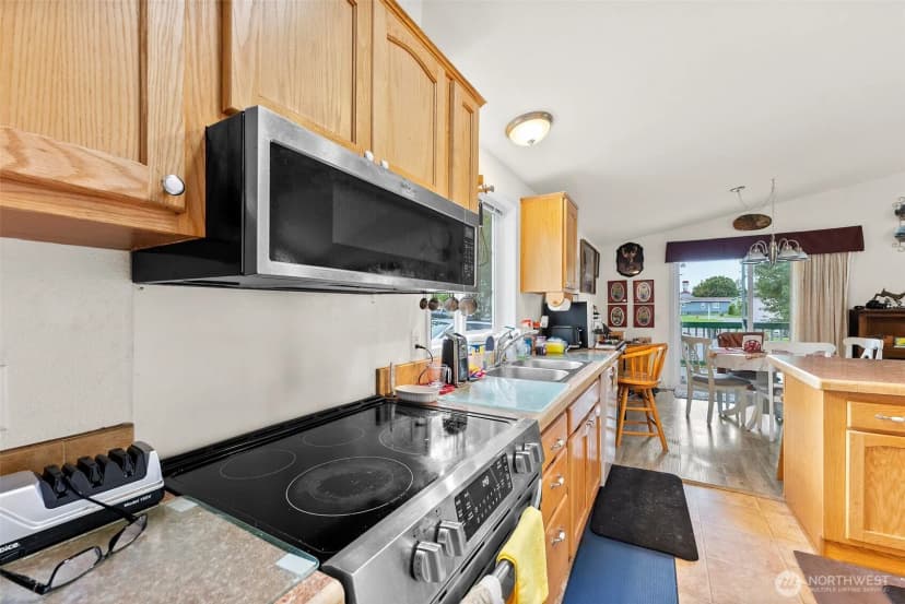 Property photo for 20517 10th Avenue E #42, Spanaway photo 6