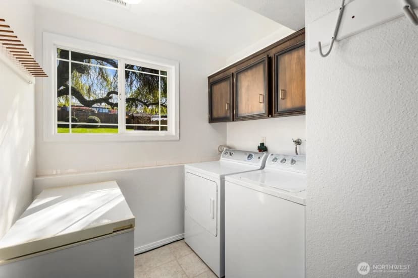 Property photo for 921 S Magnolia, Tacoma photo 21