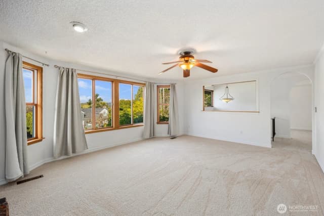 Property photo for 921 S Magnolia, Tacoma photo 5