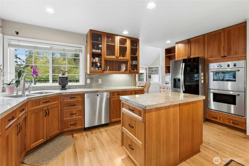Property photo for 3530 140th Avenue Ne, Bellevue photo 12