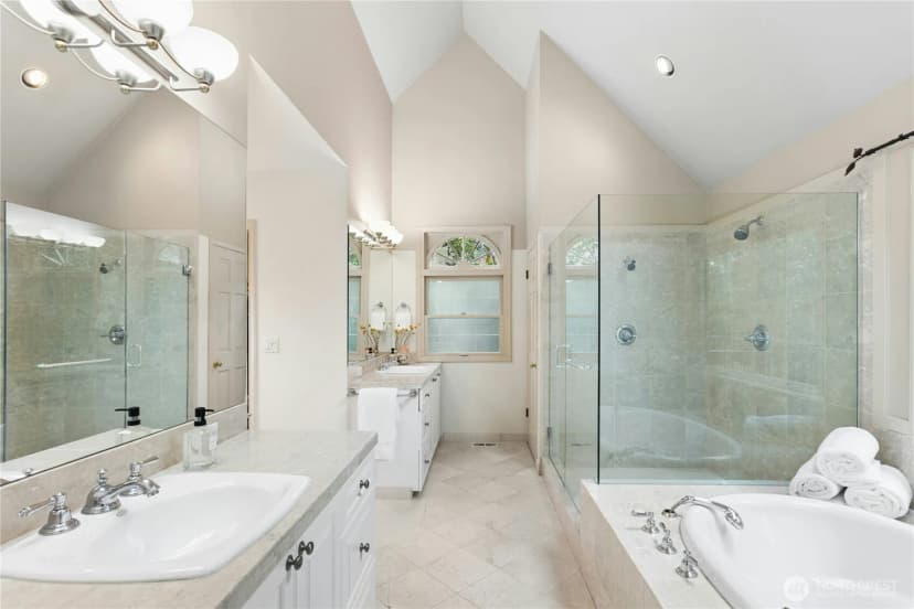 Property photo for 3530 140th Avenue Ne, Bellevue photo 22
