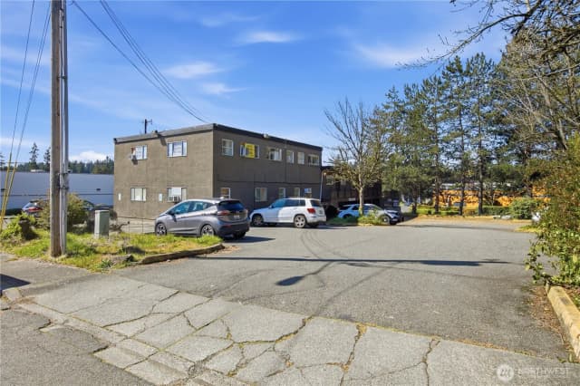Property photo for 5903 244th Street Sw, Mountlake Terrace photo 4