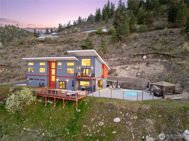 Property photo for 328 Quail Run Road, Chelan photo 2