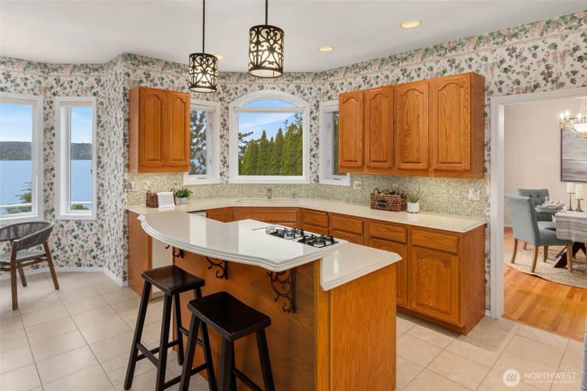 Property photo for 3358 Harbor View Drive, Langley photo 14