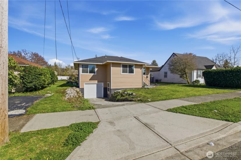 Property photo for 126 K Street Ne, Auburn