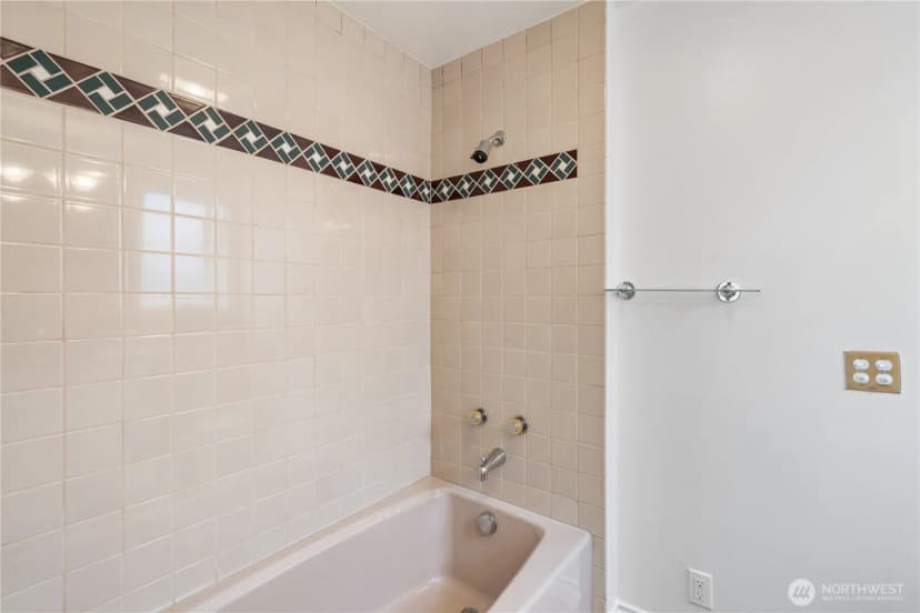 Property photo for 14021 Se 64th St, Bellevue photo 16