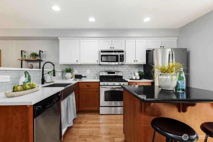 Property photo for 7123 Shinkle Place Sw, Seattle photo 12