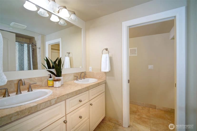 Property photo for 6145 93rd Avenue Se, Mercer Island photo 22