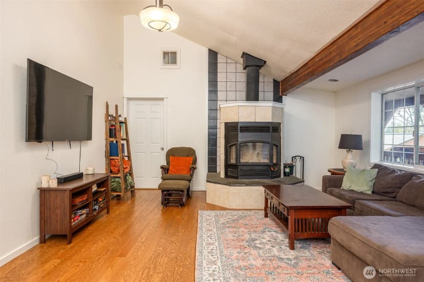 Property photo for 202 Redwing Road, Woodland photo 3