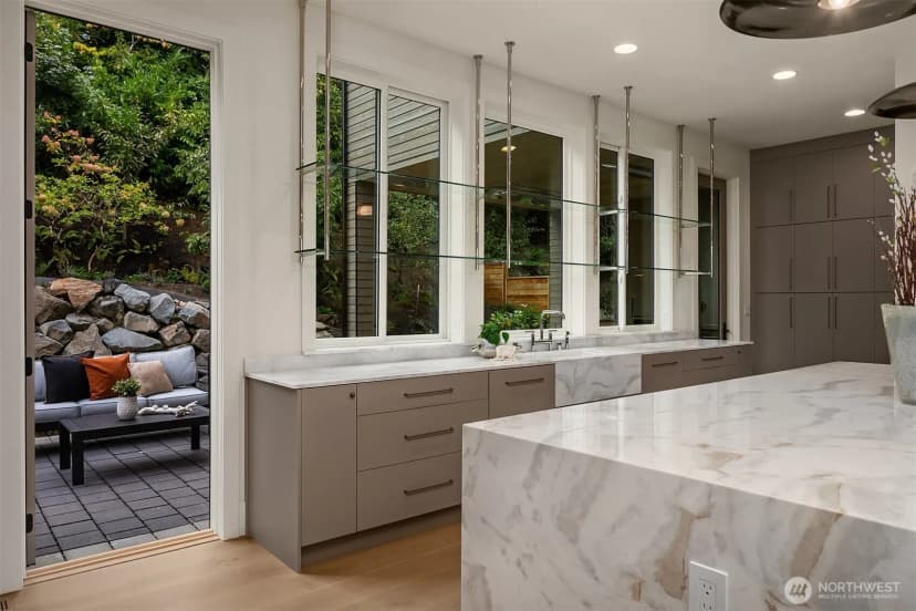 Property photo for 1027 Mcgilvra Boulevard E, Seattle photo 11