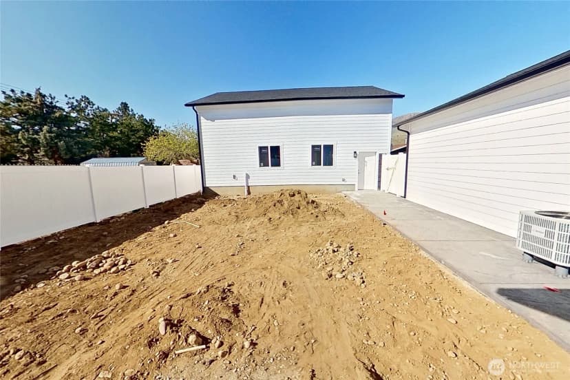 Property photo for 233 Saunders Avenue, Rock Island photo 34