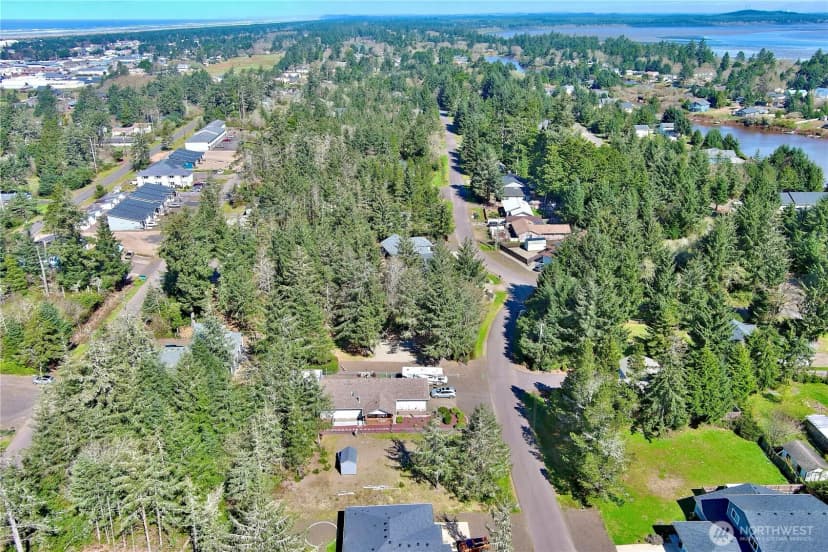 Property photo for 583 Meadow Avenue Ne, Ocean Shores photo 6