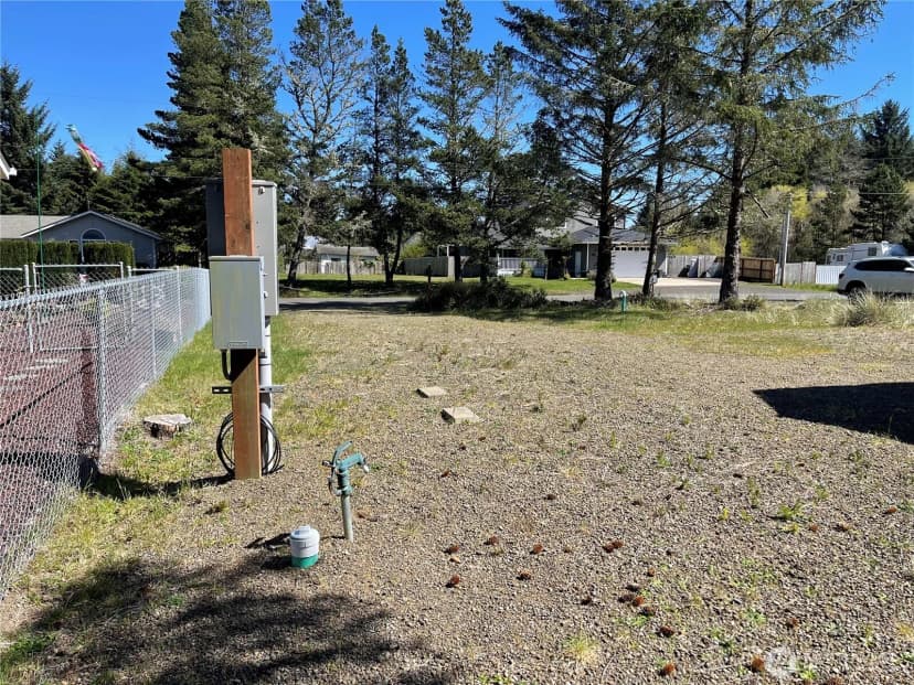 Property photo for 583 Meadow Avenue Ne, Ocean Shores photo 9
