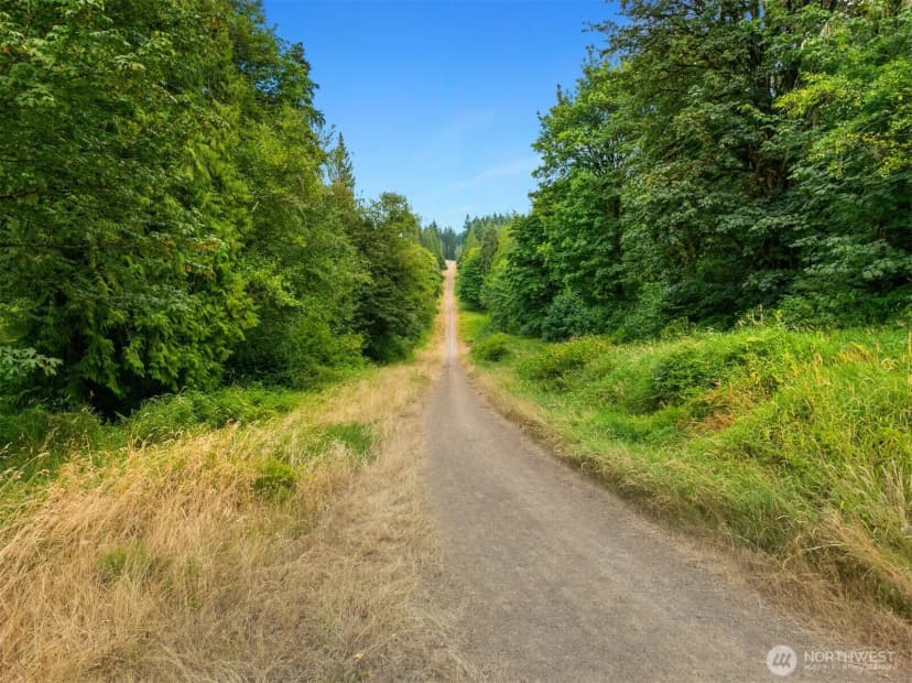 Property photo for 13 Xxx Carnation Duvall Road Ne, Duvall photo 11