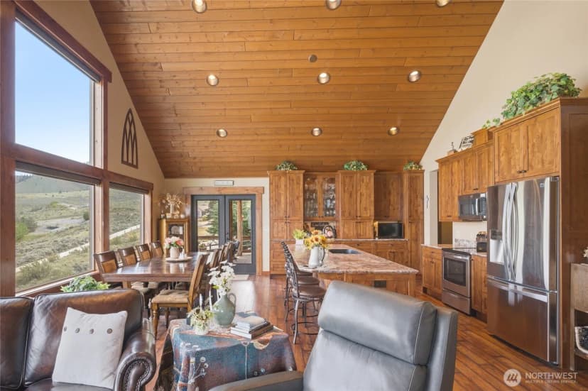 Property photo for 240 Little Butte Ranch Road, Chelan photo 8