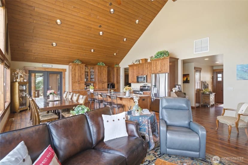 Property photo for 240 Little Butte Ranch Road, Chelan photo 9