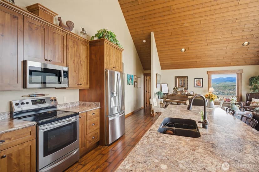 Property photo for 240 Little Butte Ranch Road, Chelan photo 13