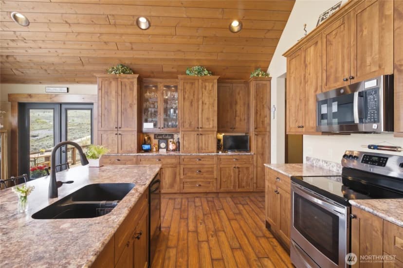 Property photo for 240 Little Butte Ranch Road, Chelan photo 12