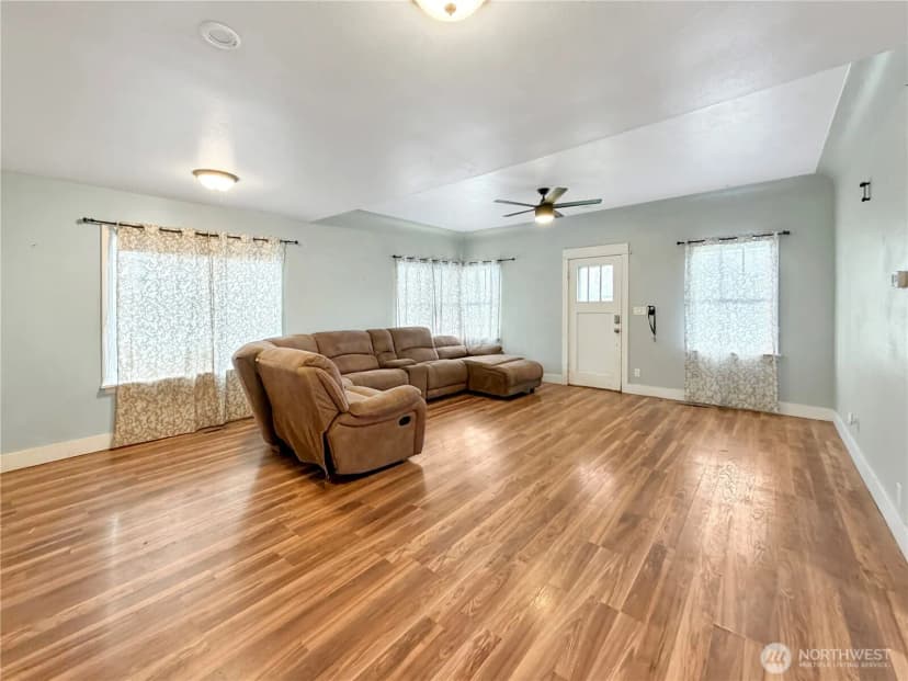 Property photo for 404 E Sixth, Waitsburg photo 3
