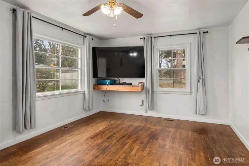 Property photo for 15412 Portland Avenue Sw, Lakewood photo 5