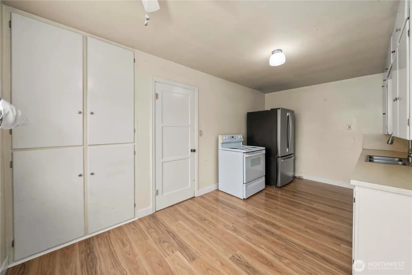 Property photo for 15412 Portland Avenue Sw, Lakewood photo 24