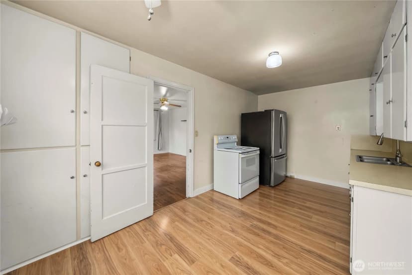 Property photo for 15412 Portland Avenue Sw, Lakewood photo 25