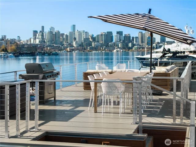 Property photo for 2309 N Northlake Way #13, Seattle