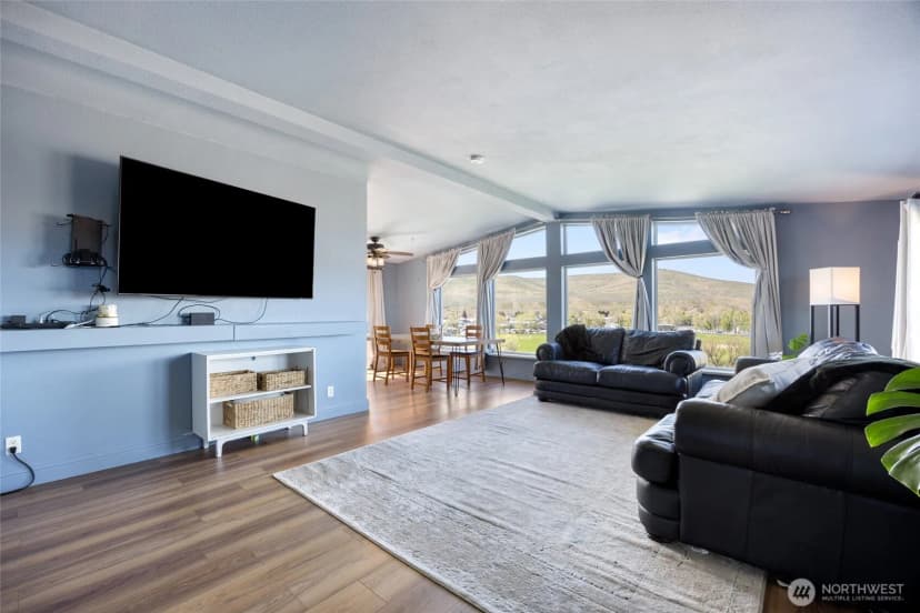 Property photo for 403 Hilltop Drive, Ephrata photo 9