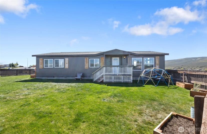 Property photo for 403 Hilltop Drive, Ephrata photo 4