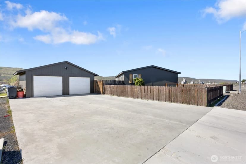 Property photo for 403 Hilltop Drive, Ephrata photo 6
