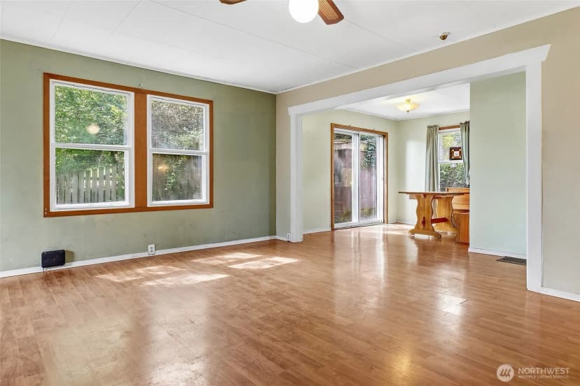 Property photo for 11653 Glendale Way S, Seattle photo 2
