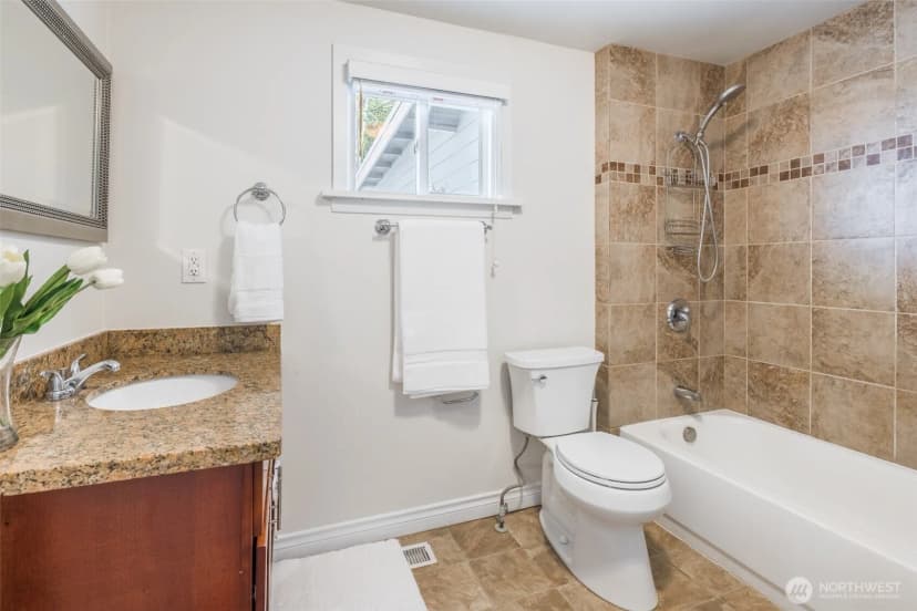 Property photo for 812 Reiten Road, Kent photo 14