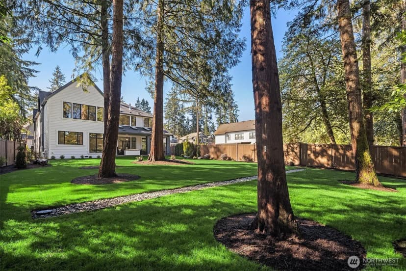 Property photo for 14030 Ne 6th Place, Bellevue photo 38