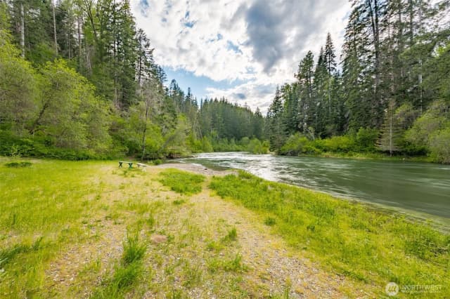 Property photo for 7883 Westside Road, Cle Elum photo 2