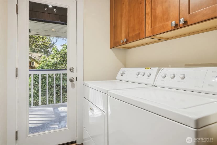 Property photo for 9165 45th Avenue Sw #6, Seattle photo 23