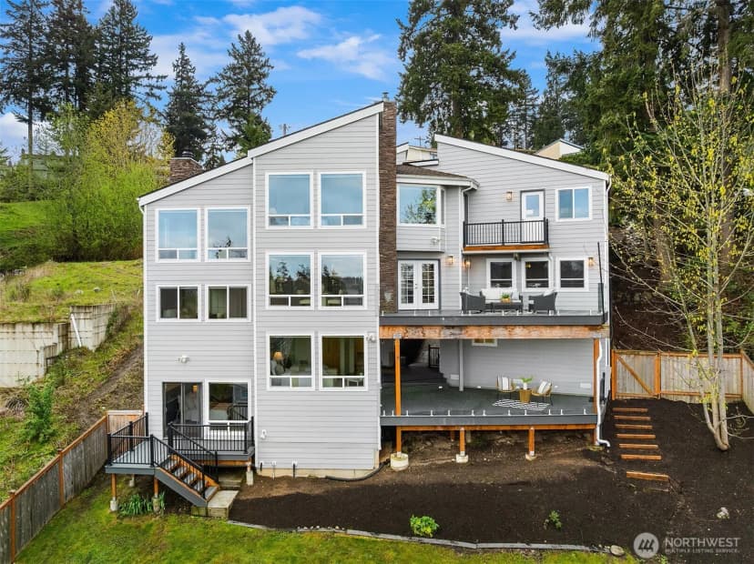Property photo for 10612 Macarthur Lane, Mukilteo photo 5