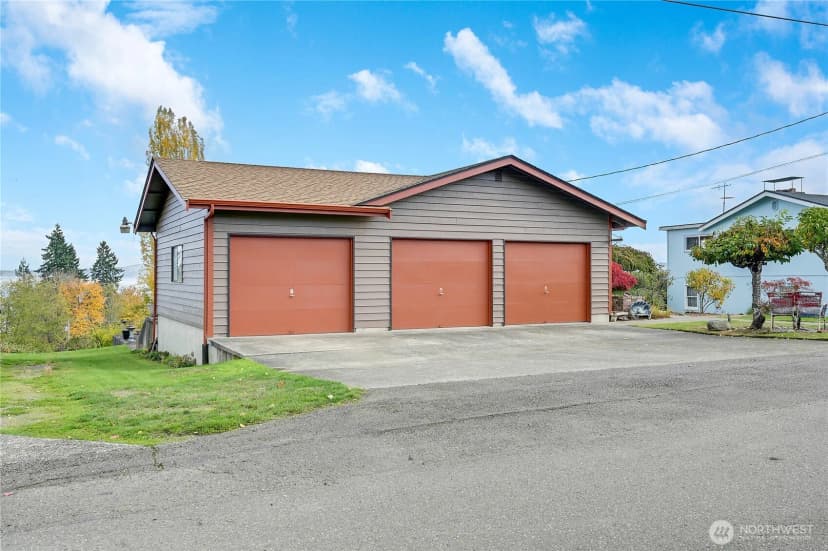 Property photo for 2601 2nd Avenue E, Port Orchard photo 2