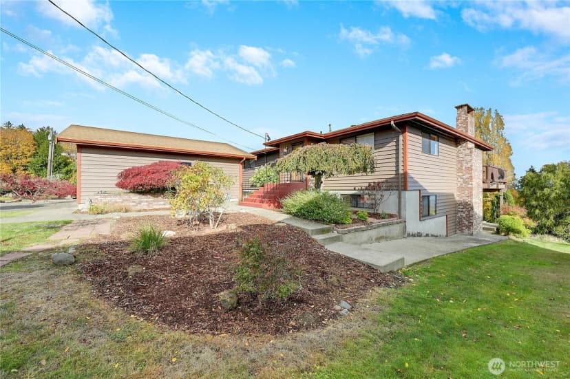 Property photo for 2601 2nd Avenue E, Port Orchard photo 3